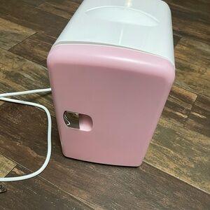 Mini Fridge- NWOB